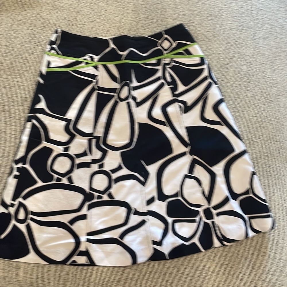 Cute Ann Taylor skirt size 0. $40